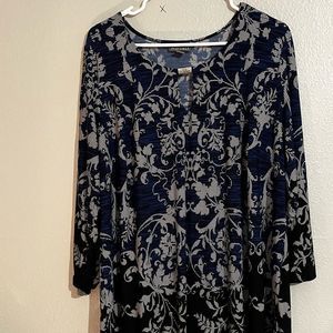 Roz & Ali blue and black long sleeve blouse
